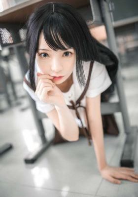 一边摸一边亲